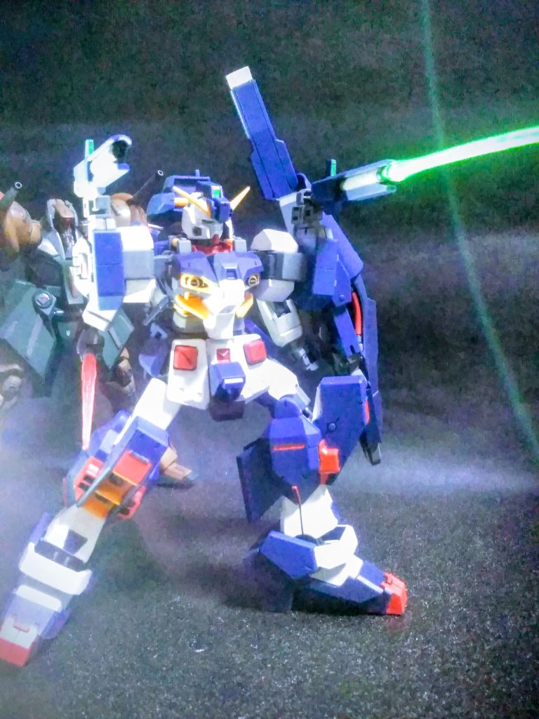 この｢肩部ビームキャノン｣の存在と『ﾊｲｾﾞﾝｽ＂レイ＂』とイウ名称が『ガブスレイ』の親戚かと勘違いして仕舞う原因ですよね 🙄(｢UP主｣だけ？ )実際は配置を参考にした程度だソウな 😒