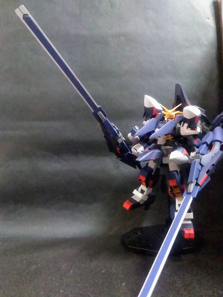 キットを組み立て終えたら『長モノ武装絶対信者』の為の布教活動が意図せぬウチに完了しておりました 😭💦💦『コンポジット・シールド・ブースター』を｢ヒート・ソードモード｣へ 🙄刃は140000 マイクロメートル弱 😣その全長は260000000 ナノメートル超 😖《《《驚愕の長さ》》》 ヽ(;ﾟ;Д;ﾟ;; )ｷﾞｬｧｧｧ