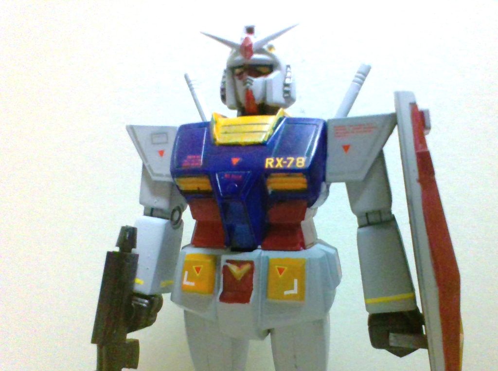 一番の難関の剥き出しコア・ファイターは、胴体を丸ごとフルアーマーガンダム（旧キット）のものに変更して解決