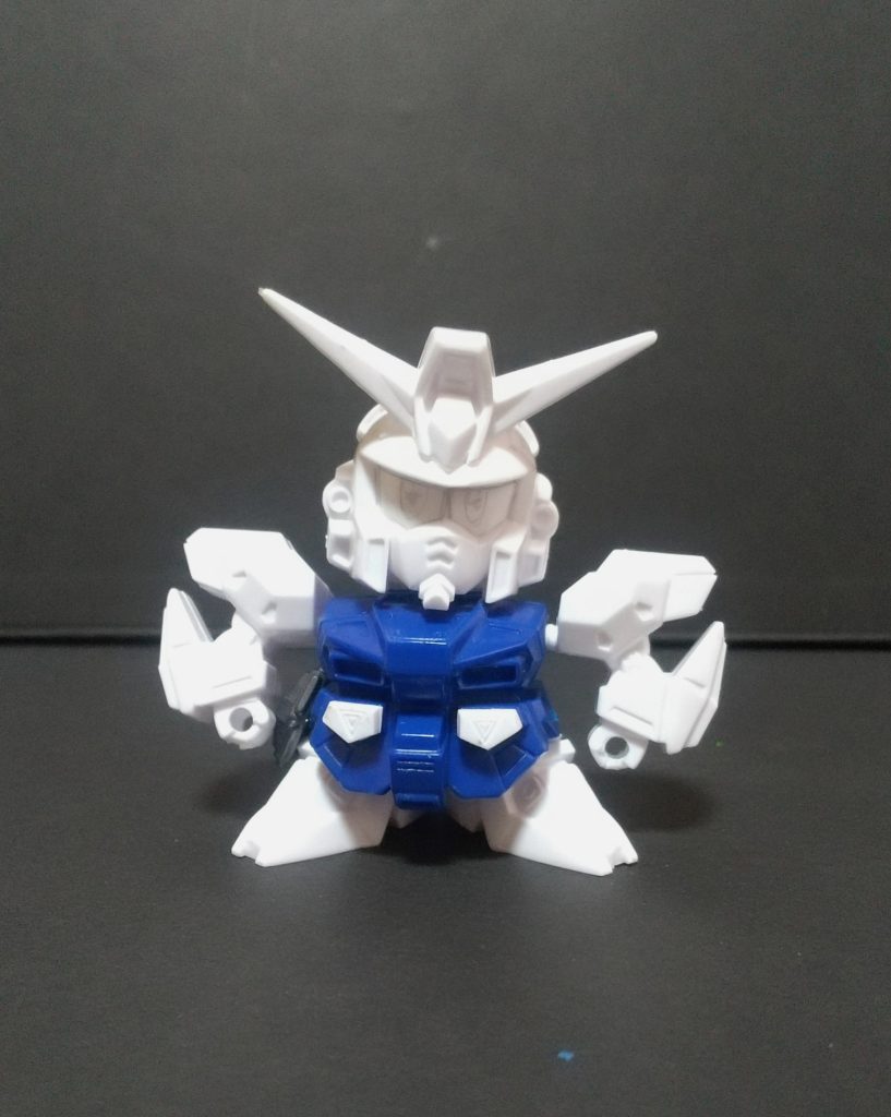 すぐみちゃん無改造で行こうと思ってたけど、個体差なのか首と腕の付け根の関節がプラプラだったのでボールジョイントに差し替えました。そんで、どうせイジったんならせっかくなんであれもこれも…とやってたらけっこうイジくり回してしまいました