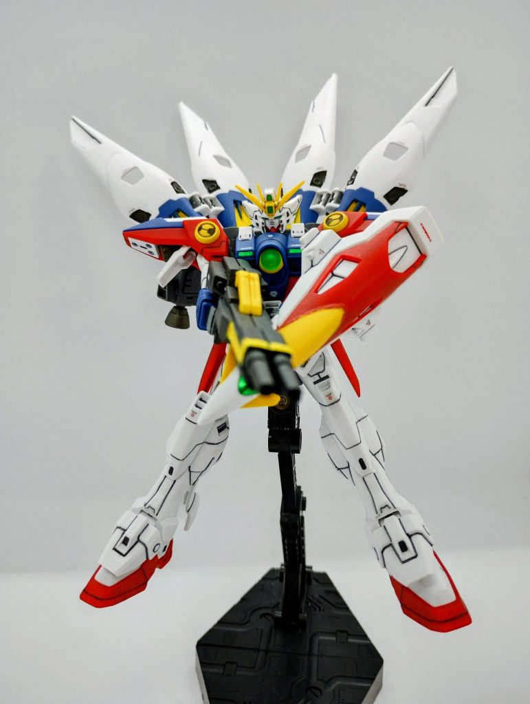 ツインバスターライフルウイングの可動域が広くて色々なポージングができて面白いです。