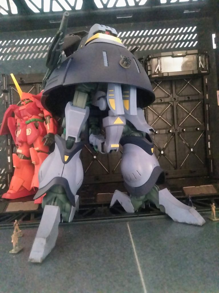 0088 年 01 月 18 日『アクシズ軍』が『ゼダンの門(旧ア・バオア・クー)』を破壊『グリプス２』をも占拠『アクシズ要塞』は『グラナダ』へ向かう落着軌道に。 　　　 　  ☝️今ここら辺👇 😁0088 年 01月 25 日『アクシズ軍』と『ティターンズ』交渉決裂し同盟を解消『ティターンズ指導者 ジャミトフ・ハイマン』死亡木星船団の指揮官『パプテマス・シロッコ』が実権を握る。『ペズン事件』勃発0088 年 01 月 28 日 地球主導派の一部『ペズン教導部隊』の一部将校が『ニューディサイズ』を名乗り反乱を起こす。 0088 年 02 月 02 日 『エゥーゴ』『メールシュトローム作戦』を発動する。艦隊戦により『グリプス２』を占拠。『アクシズからコロニーレーザー』を奪取。『アクシズ』の軌道変更に成功。