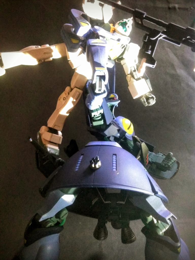 腕部クローはこの通り‼️ 😤💨💨 通常サイズの機体ならば《《《一掴み❗》》》 コイツァ⤴️｢｢｢絵｣｣｣に成る🤤🌊🏄🏄‍♀️🌊🌊 