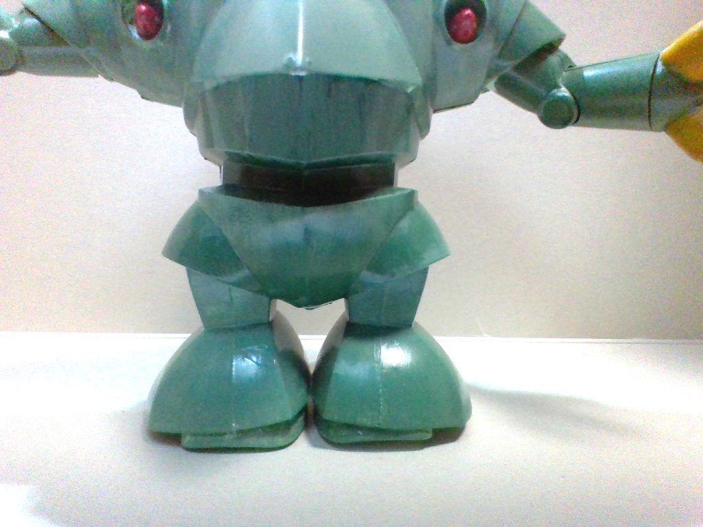 初心者時代に素組したのを引っ張り出したので、東寺の自分は馬鹿すぎて脚部が動かなくなっています😅