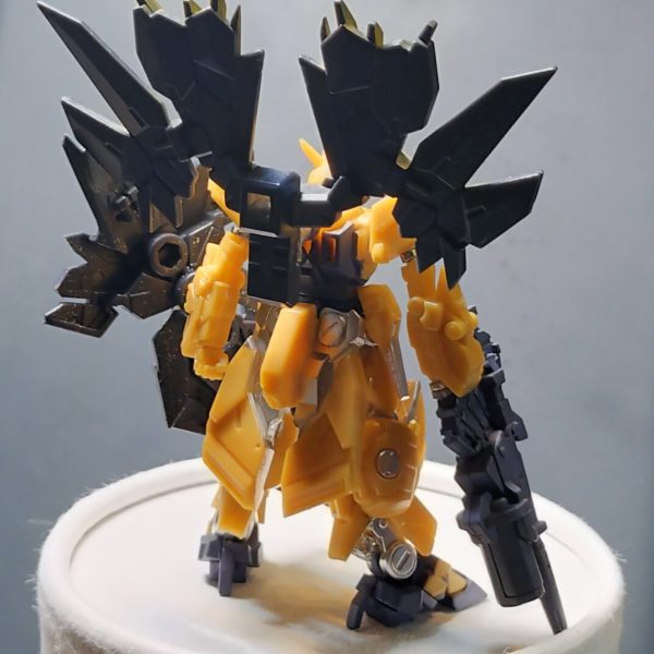 4時間ほど時間が取れたので、ちょっと進みました。マスキングしちゃったので、ガチったことになっちゃいますかね？極力手を抜いて作ろうとはしてるんですが、いろいろいじりたくなる気持ちにサイドブレーキをかけるのは、別の種類のストレスかも(gundam-kao5)（2枚目）