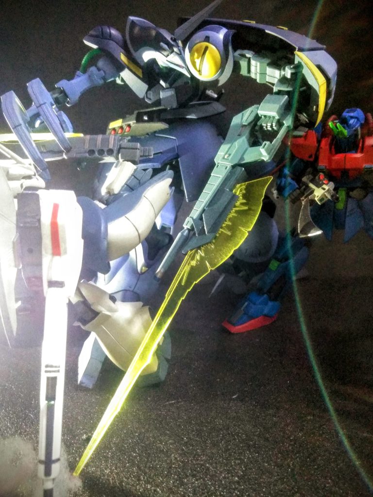 ライフルにチョッとだけ蛇足🐍👣作業を 😋こんな感じでグタグダ！だらっト！！実行です😤💨💨 『グラサンノースリーブな金髪大尉』が言うには、ファンの中に『『『一番美しいと評価する方々が居る？』』』らしいコノ子 (｢UP主｣が見た｢プレリュードZZ｣より)( ´ﾟдﾟ｀)ﾌﾍｪーMS形態時は狐🦊みたいだし、このアシンメトリーさは確かに素晴らしい(｢UP主｣個人の想い)(#^.^#)そして！異形な上に巨大なデザインラインに惚れ惚れしちゃいます(｢UP主｣だけではナイはず？)+.ﾟ(´▽`人)ﾟ+.ﾟ ト！こんな感じで『バウンド・ドック』は不思議な魅力に溢れる機体  ヾ(◎´∀｀◎)ﾉ ｡:+. この事実？がハッキリと、示されましたネ♪Ю―(^▽^o) ♪