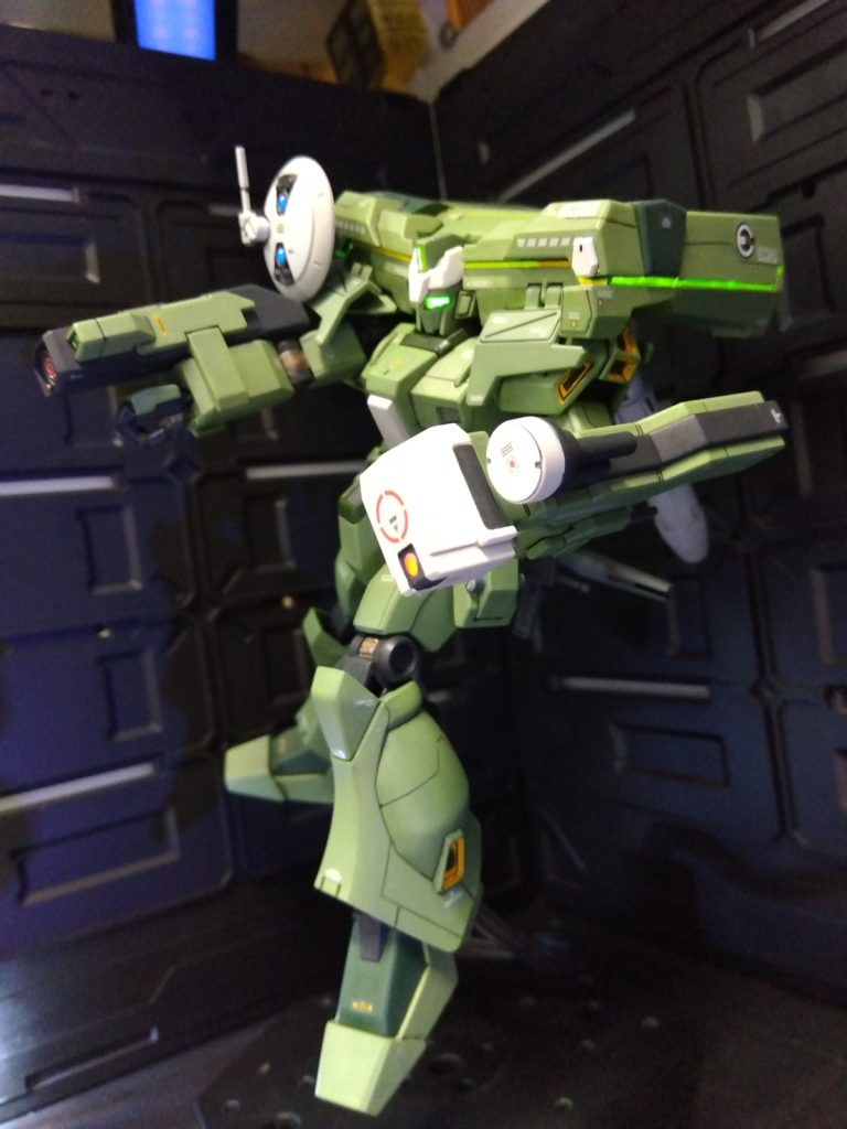 蛍光カラーを発光させるのは楽しいですね。テンション上がります（笑）