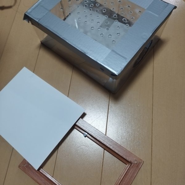 軍警ザクをザイクロンのパーツを複製してカスタムしてます。バキュームフォームにも初めてチャレンジしましたが難しいですね。何回か失敗しました。（3枚目）