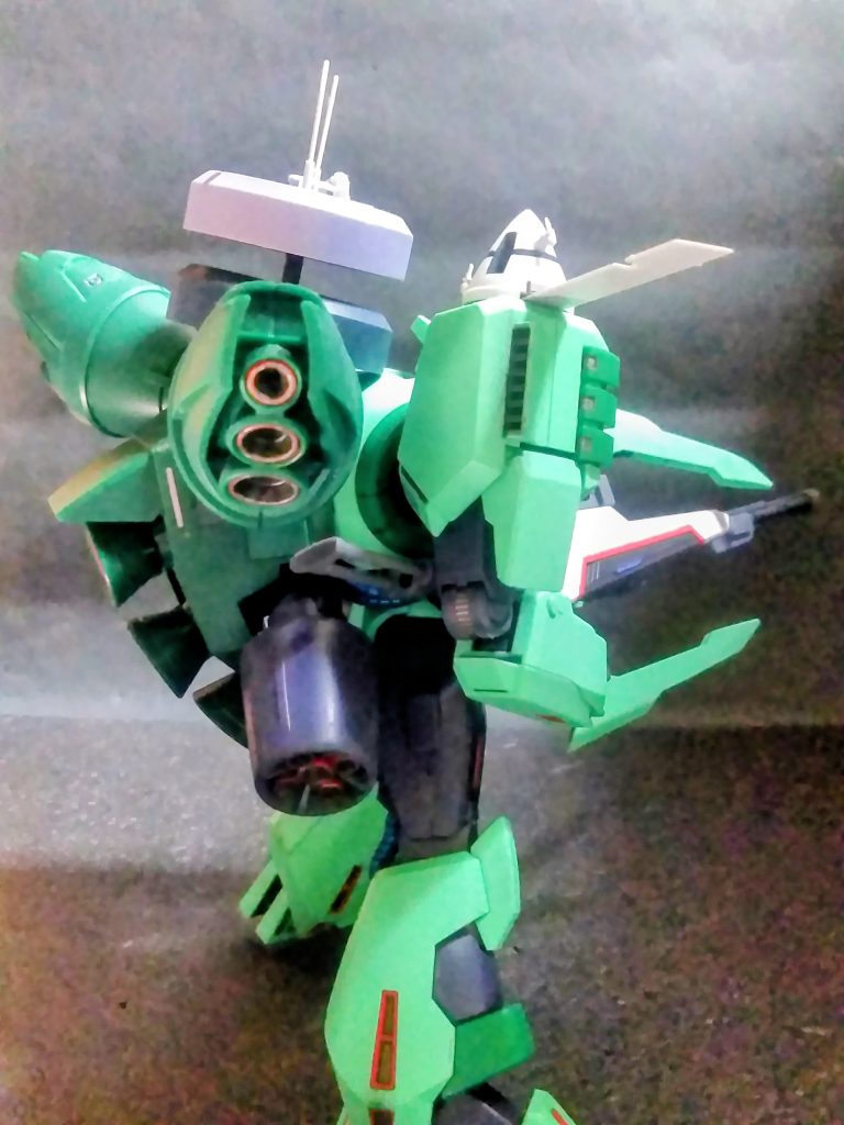 今回の長モノ武装はスナイパーライフル🔭👀背部レドームを展開させて 😆スナイピングを実行です😤💨💨索敵と遠距離支援を両立できる様にしました 😚 これにて 😊『長モノ武装絶対信者』の為の布教活動は完了です❗ 👍😆🎶🎶🎶