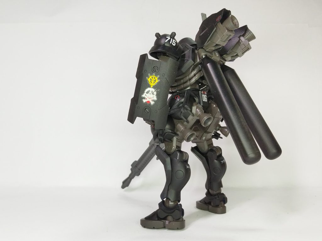 バックパックはゲルググやジークアクスの系譜の基礎となるようなデザイン