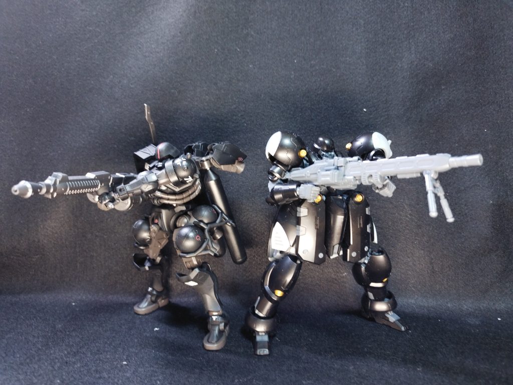 頭部パーツの複製元のザイクロンですこう見えて股関節以外はザクより良く動く凄いキットです