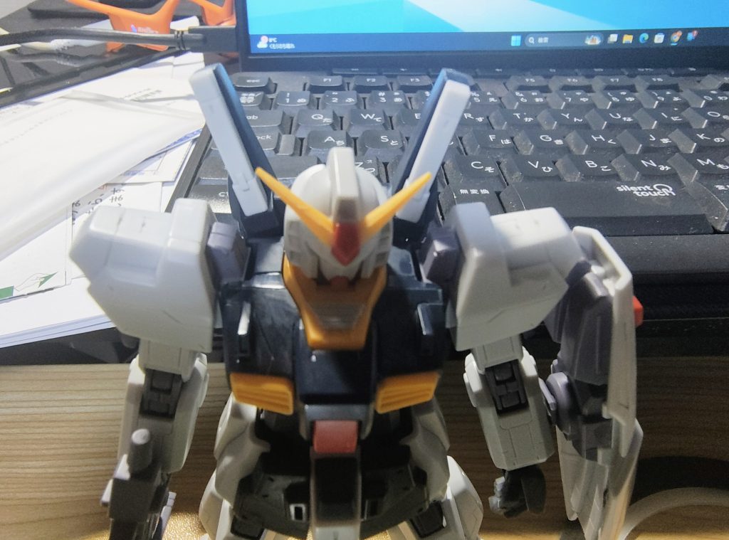 ちょっとだけプラ板でディティール追加。