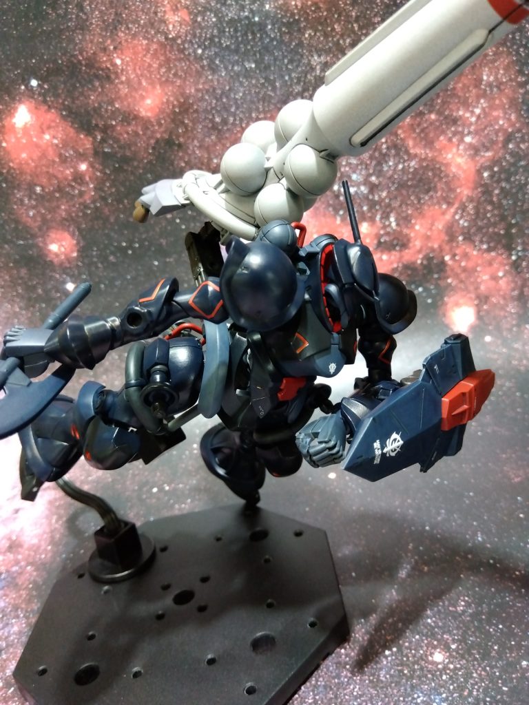 LRFファンネルを真似てハクジを背後に懸架。ブースター的な感じで。サーベルで斬りかかる前にハクジがぶっ刺さりそうですが（笑）