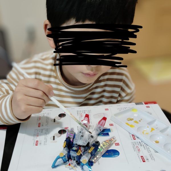 年の瀬に始まる筆塗り