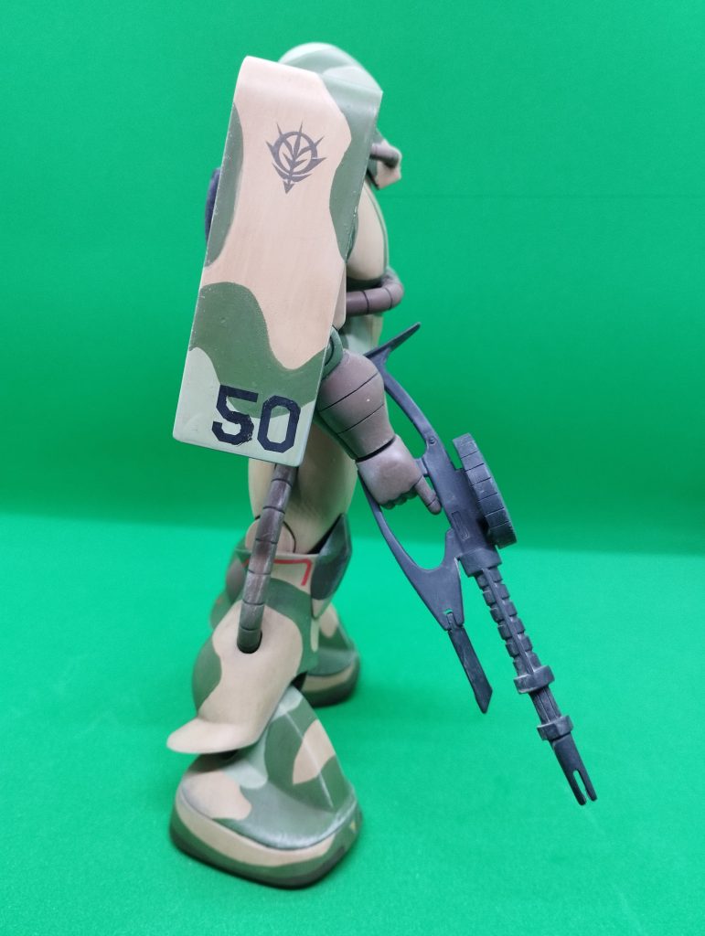 基本塗装後、デカールを貼り、艶消しトップコートをしてから2色のフィルタリング、2色のドライブラシを行っています。