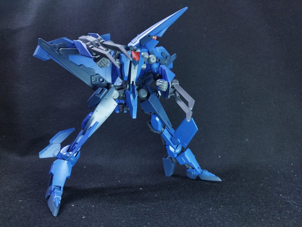 クローは境界戦機のパーツを使い大型化