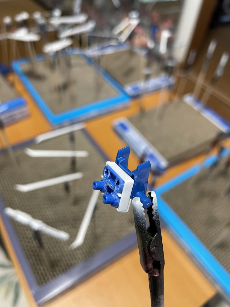 バックパック取付位置を変更するパーツ