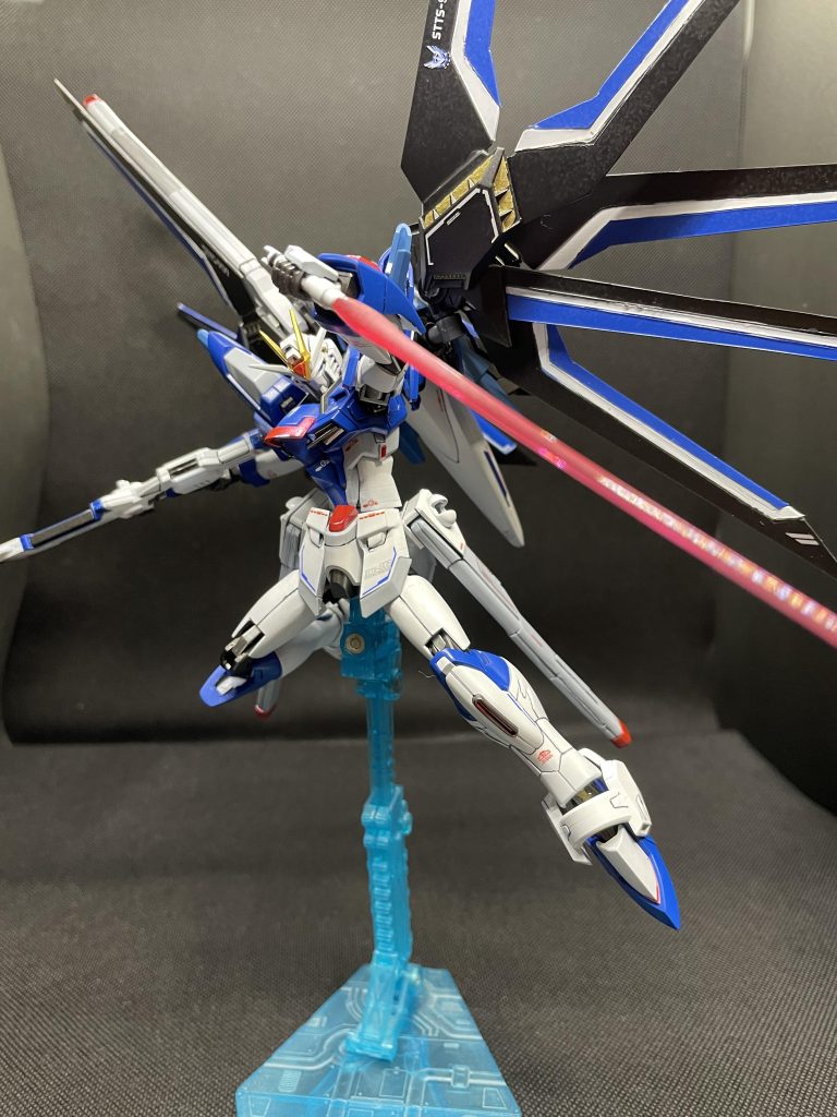 ウイング横のスラスターも可動式に