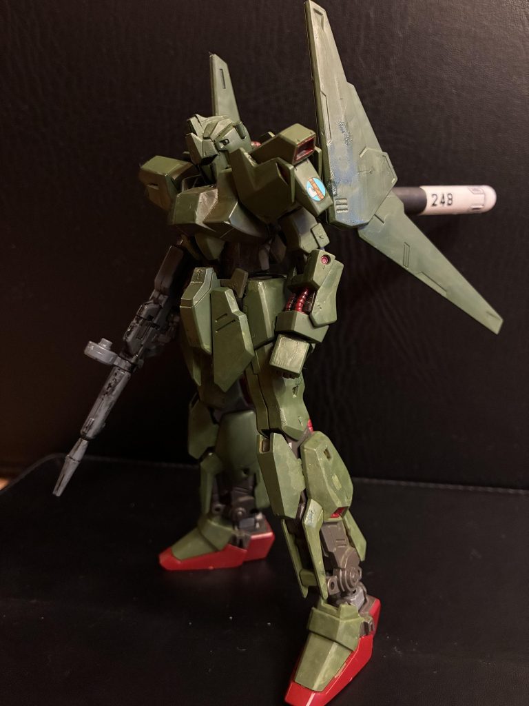 自分的にかっこいいと思ったのですが家族に見せたら「百式らしくない」「百式が可哀想」と言われたのでちょっと悲しい(泣)