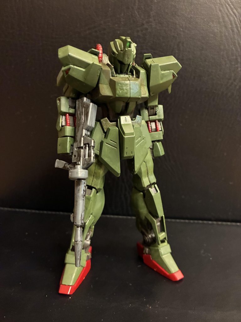 どうやらフレキシブルバインダーは取り外せる設定らしいので外してみました。すごい量産型感…