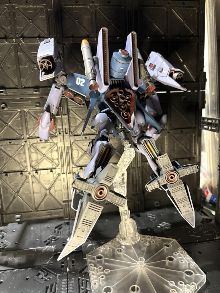 元のキットでは、足裏にスラスターは無いんだよねー。