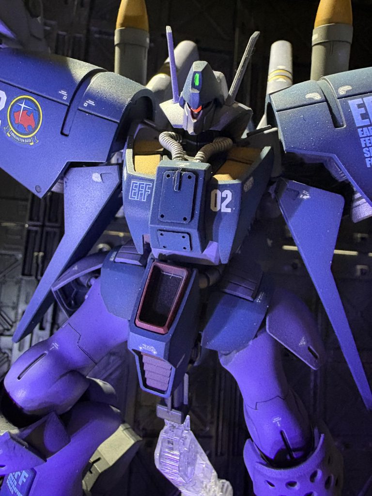 モノアイとセンサーを蛍光にしたけど、ビコーン❗️とはならなかったー😂