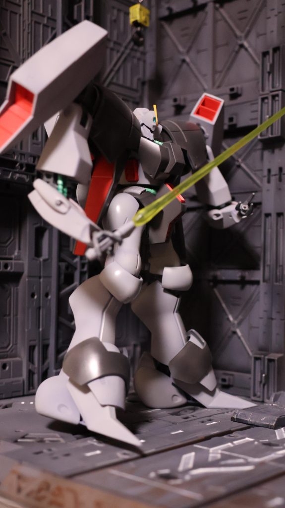 メガ粒子砲の砲口を開口したりちょいちょい弄っています