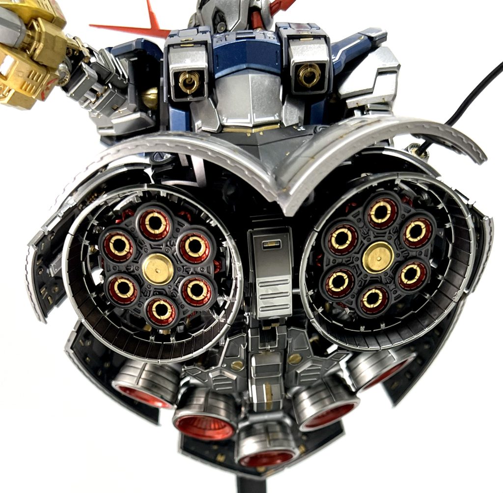 特にバーニアまわりは、すこし塗装するだけで一気に化けます。まさに「下から見せてナンボ」という感じですね。