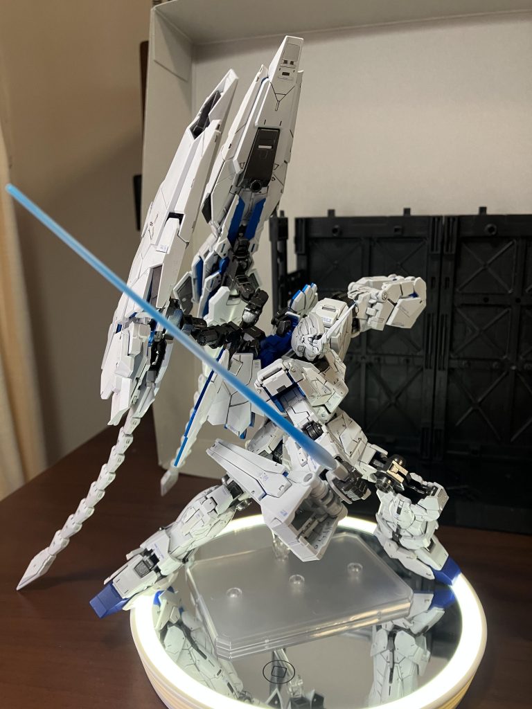 軽くアクションサーベルは根本、真ん中、先端にグラデーションをかけてみました今までは根本だけだったのですが、他のところにもやってみると案外良くなりました