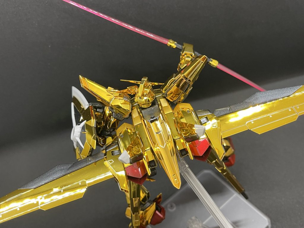 ゴールド繋がりで百式なども作ってみたいですね。