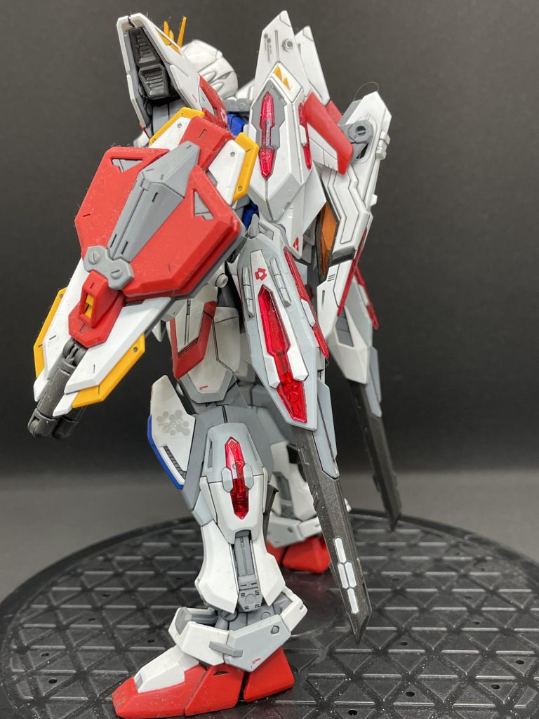 クリアパーツの裏にはラピーテープを貼っています。