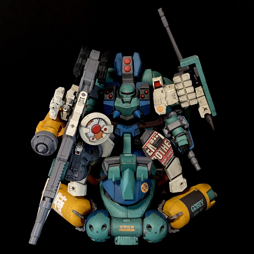 正面から見るとごろっとした感じですね。