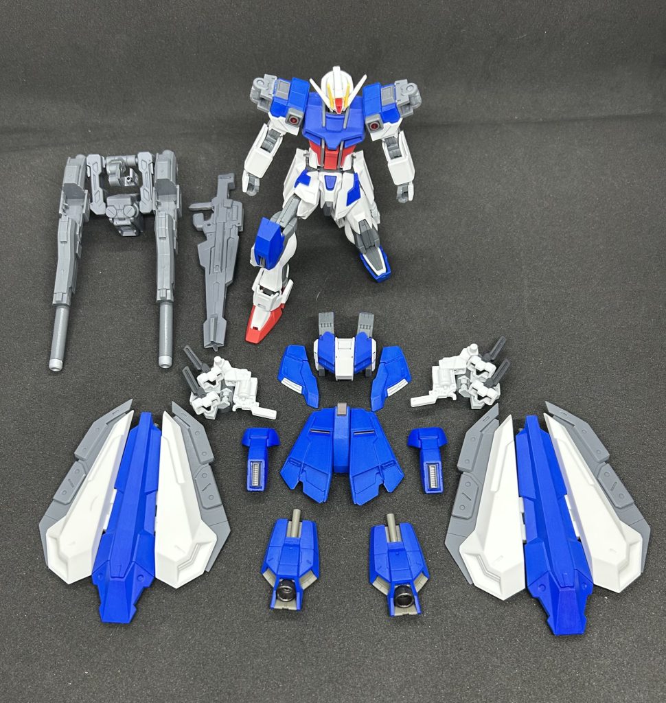 この機体はストライク/Asの宇宙戦仕様として作られた強化プラン 全身に強化装甲 追加武装を装備した状態をSVE サベージストライクと呼称します