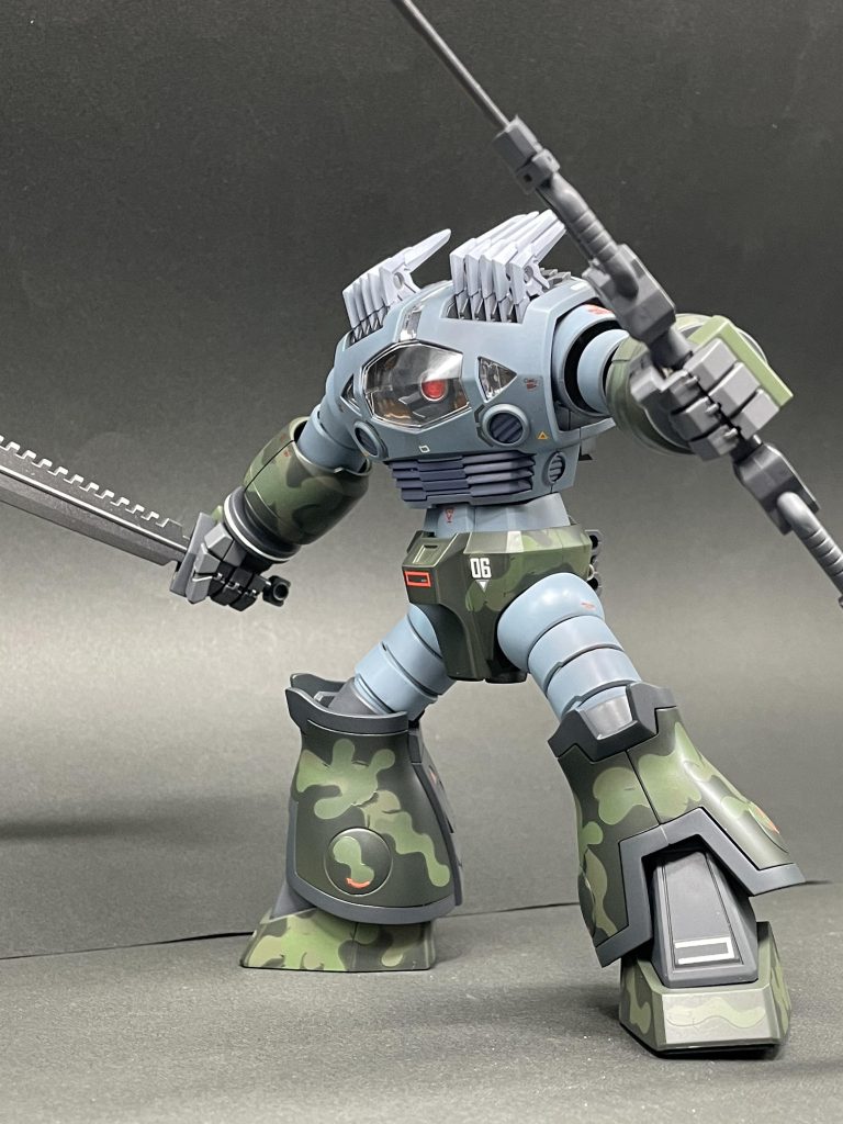 ガンダムベースで購入したシステムウェポンキット04よりヒート剣各種を使用しています。接近戦なら任せろー🤩親指周辺の肉抜き穴はさすがに目立つのでバテで埋め、デカールはMSVちっくな感じをチョイス