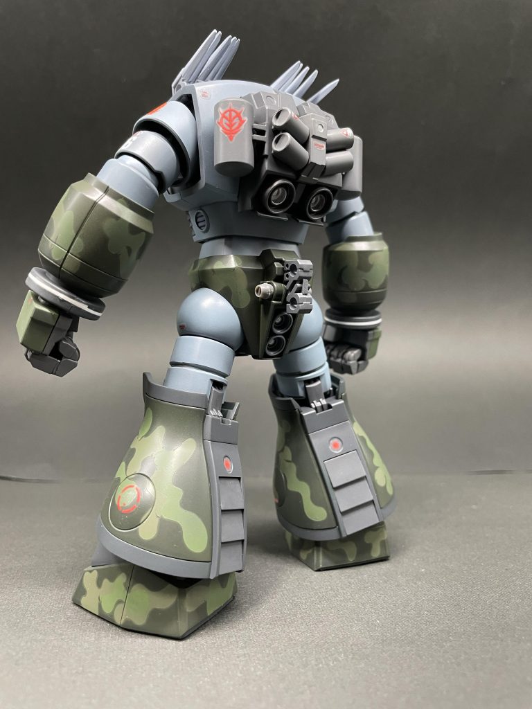 ブーメランは先端を尖らせました。刺さると痛いです😆お尻からランドセルにあった動力パイプは可動を阻害するので、取り付けせず穴を塞いでおります