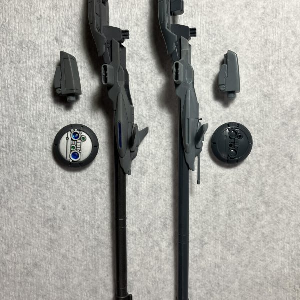 1番直したかった脚です。モモの上にスネ部分がしっかりと乗る様に可動域の調整と足首を二重関節にしてスマートに見える様工夫しました。MS胴体部は首延長と腹部の延長。（4枚目）