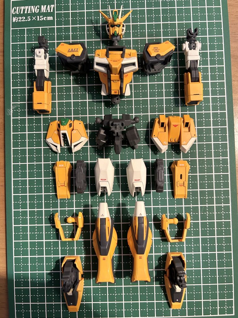 EGでもディテール追加したらカッコよくなると色々なモデラーさんの技術を参考に作成。各パーツにスジボリ、プラパーツ追加、段落ちモールドなどでディテールアップ。カラーリングはインパルスspecⅡを参考に塗装。