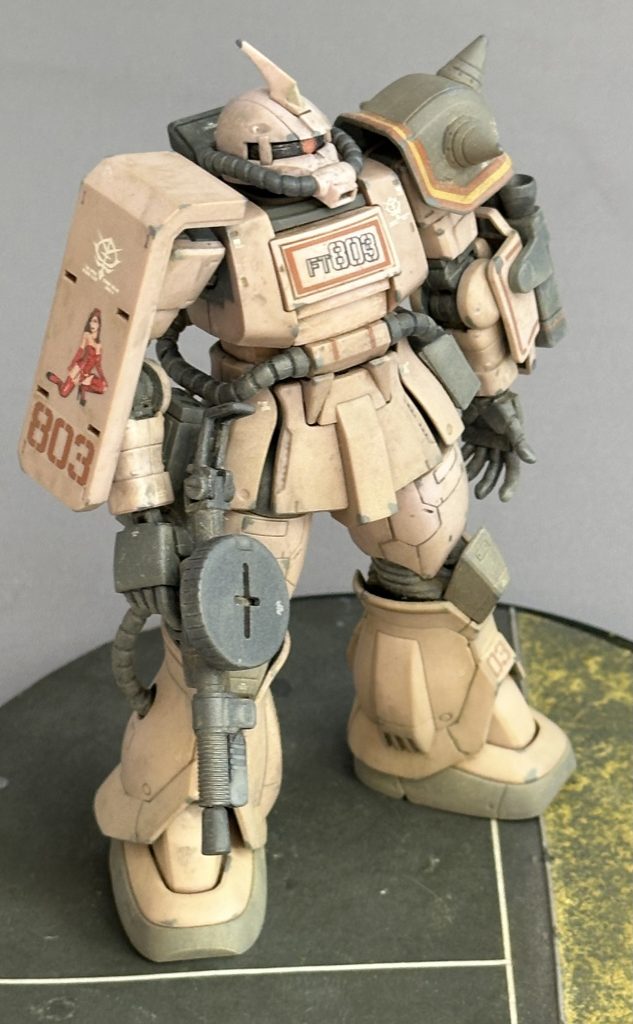 ウェザリングを施すとタンよりに落ち着いてくれました。