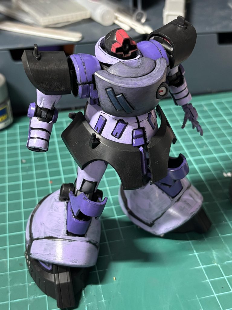 途中経過。薄パープルはここまで塗ったところで明るすぎたので塗り直してます。