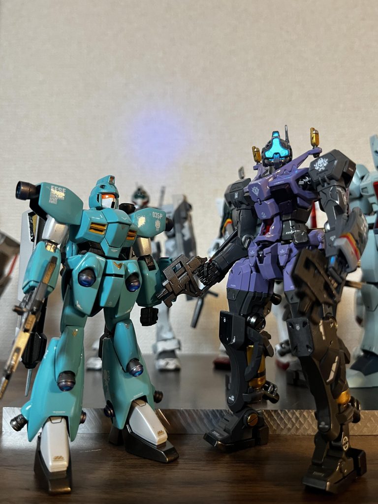 ジャベリン君とさすがにゲルググの方が大きいです。