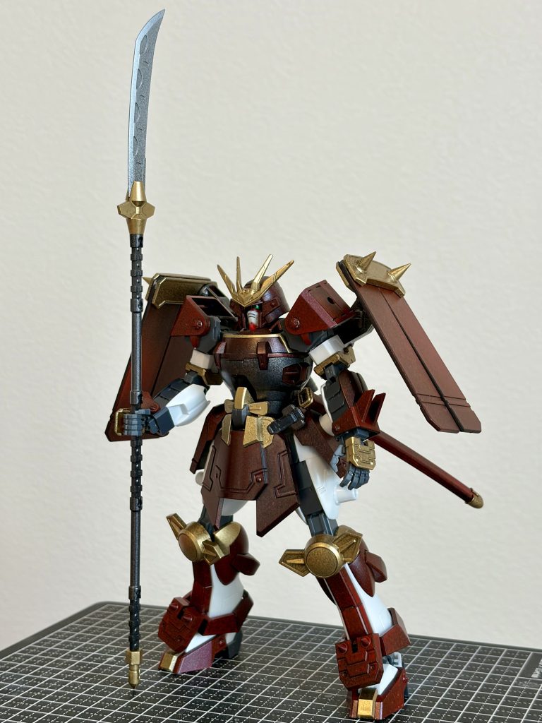 ボディサイズは小型のMG（WシリーズやF91くらい）でした。薙刀が大きくて迫力あります。縁起が良さそうなので飾っておこうかと思います。