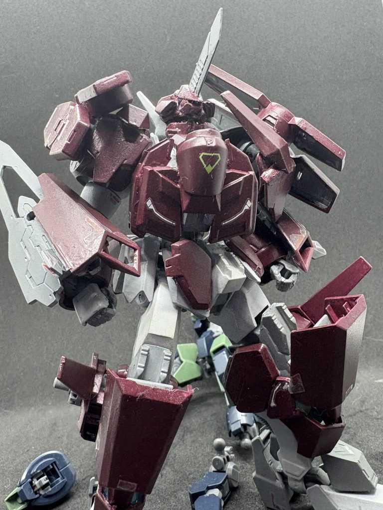 その結果、機動力を犠牲に圧倒的な破壊力を手にすることに成功したところ構わず突進する姿はまさに闘牛と言われた