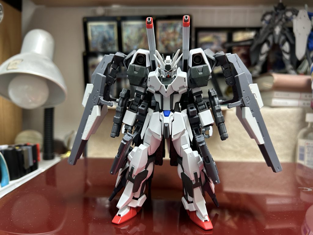 作品名：フライング投稿   ストライク 12号機(仮)  未だに名前が決まらない<p>フライング投稿その2 機体は完成として フルバーストを綺麗にかっこよく撮る方法模索中 そして未だに名称未定･･･ 砲門は20個あります 銃火器祭り 剣を大量に装備したシュムエイシ君の対になる機体として作ったはいいものの  [&hellip;]</p>
