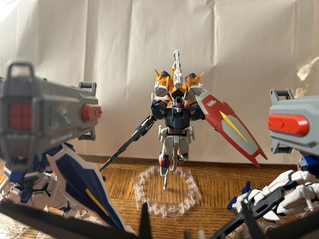 x1 ガンバレルダガーピースメーカー部隊の護衛と半数の艦隊指揮任命されている。