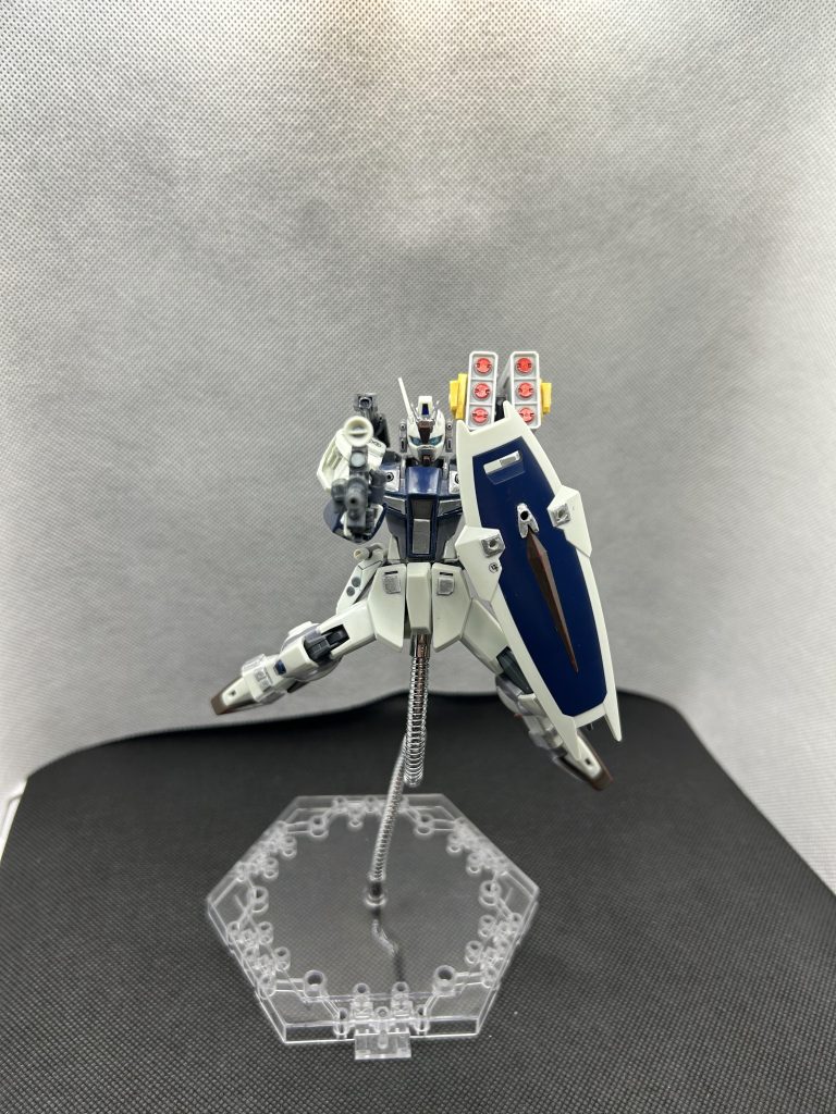 ライトアサルトダガーL改パックの左側にミサイルランチャーに変更しました。