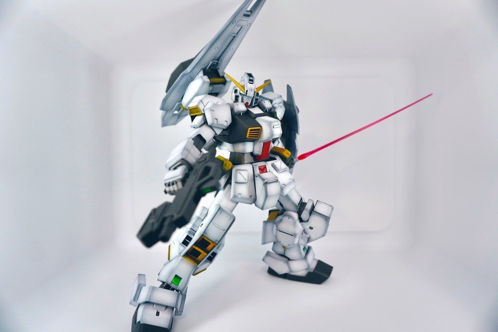 その2コレも500コストで1番乗ったという理由でヘイズル改グラデクドスギィ！！100均の箱に入れて撮ってるのもはや懐かしいな🤔