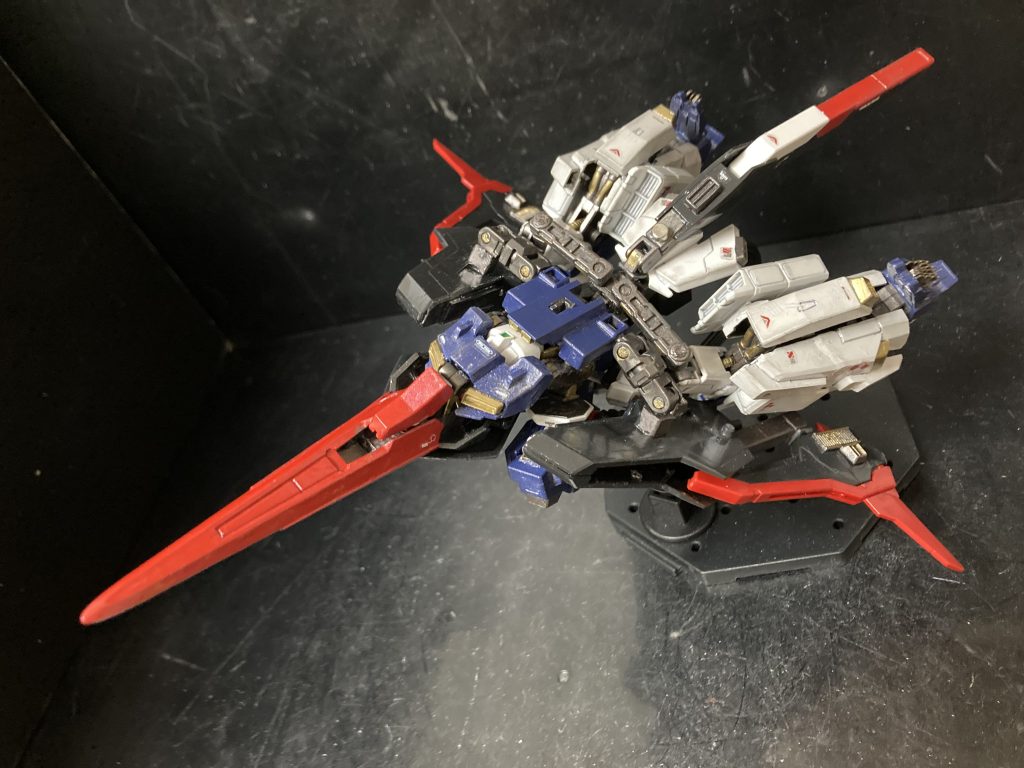 脚はしっかり折り畳める様にしたのでウェブライダーでの形状は綺麗に収まったと思います。隙間があるので頭部が見えちゃってます。