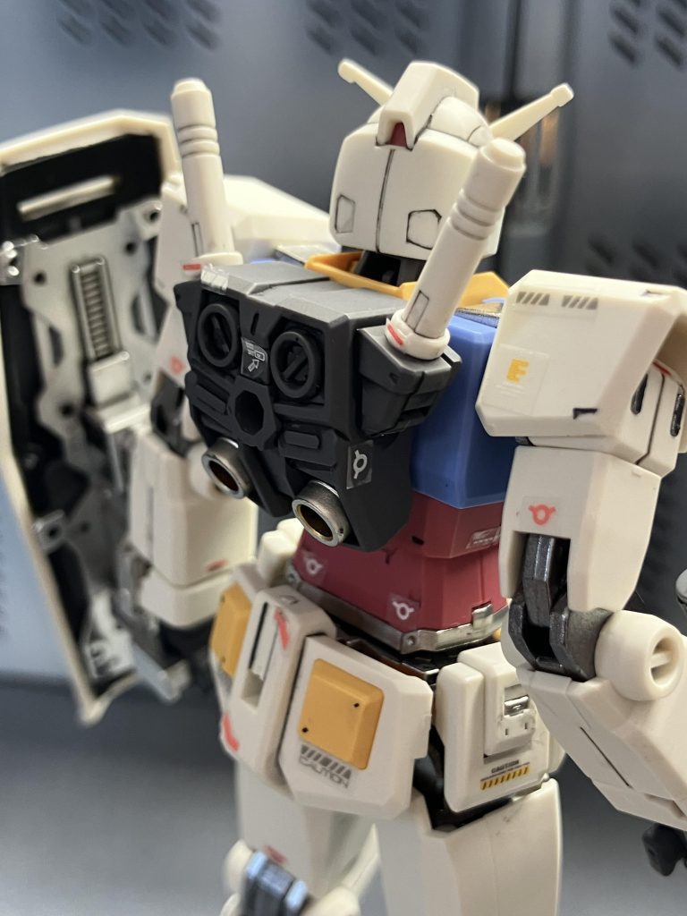 バックショットです! 全体的にHGの割にはモールドも多かった気がしますね。合わせ目もそんなに気になりません!