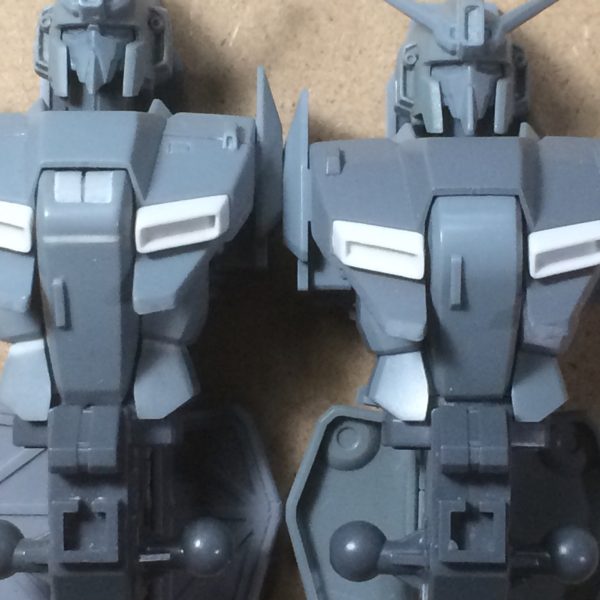 1番直したかった脚です。モモの上にスネ部分がしっかりと乗る様に可動域の調整と足首を二重関節にしてスマートに見える様工夫しました。MS胴体部は首延長と腹部の延長。（3枚目）