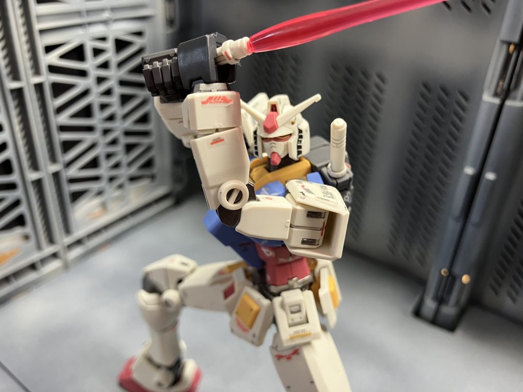 この様なポージングも、難なく出来ます!(自立は、大変ですが...w🤣)